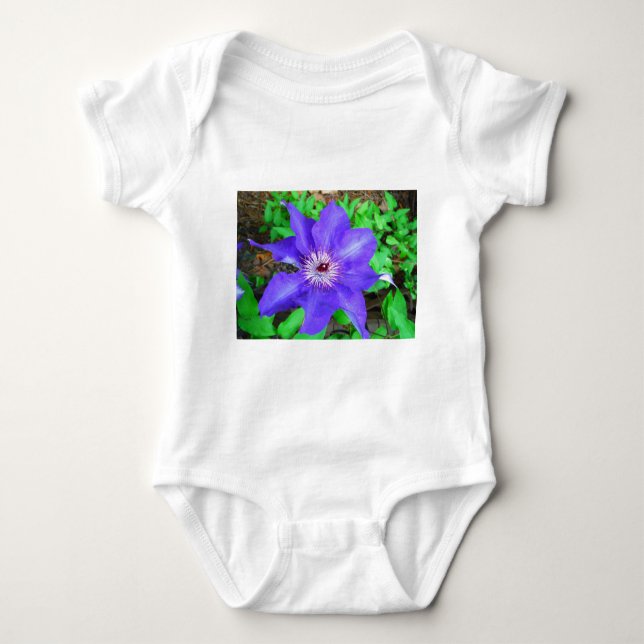 Lila Clematis-Blume Baby Strampler (Vorderseite)