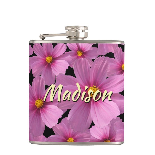 Lila Cosmos-Blume-Design auf schwarzem Hintergrund Flachmann (Vorderseite)