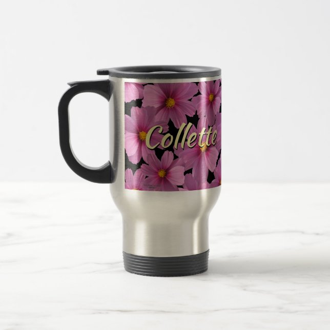 Lila Cosmos-Blume-Design auf schwarzem Hintergrund Reisebecher (Links)