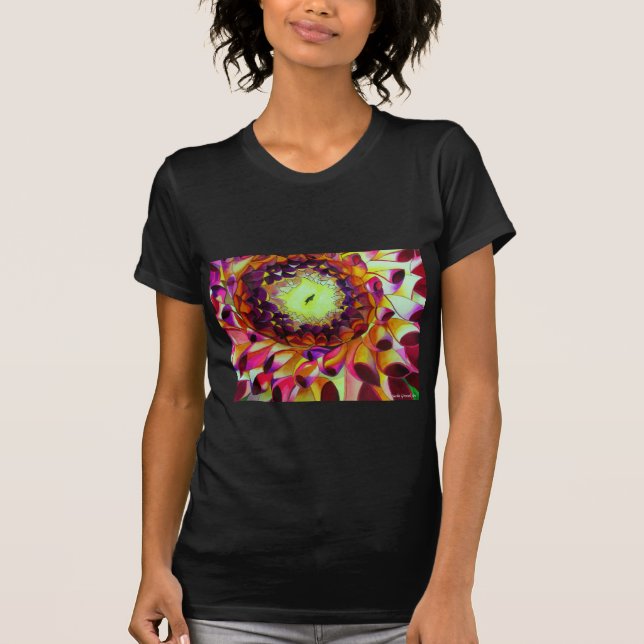 Lila Dahlia abstrakte Blume Kunst T-Shirt (Vorderseite)