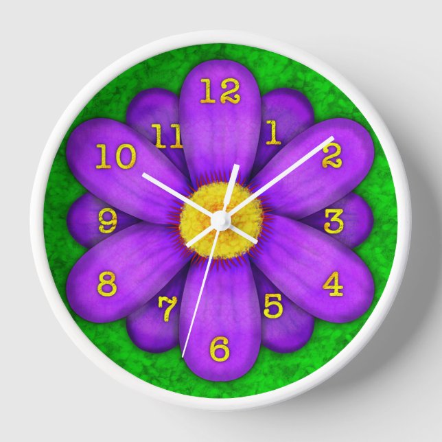 Lila Daisy Blume auf Green Beautiful Wanduhr (Vorderseite)