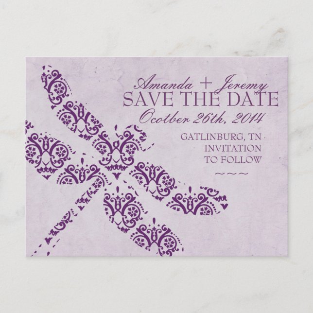 Lila Damask Dragonfly-Hochzeit Ankündigungspostkarte (Vorderseite)
