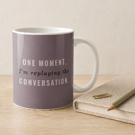 Lila 'Die Unterhaltung wird gerade noch einmal abg Kaffeetasse