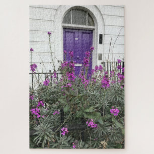 Lila Door Hackney East London Großbritannien