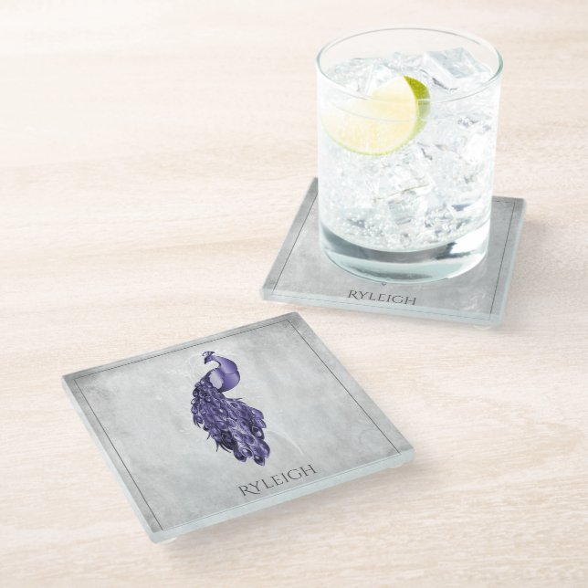Lila Eleganter Peacock Personalisiert Glass Unters Glasuntersetzer (Schrägansicht)