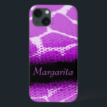 Lila Fall title_seo2<br><div class="desc">Helles Tier gemusterte Gehäuse in Schwarz, Weiß und fett lila Farbtönen. Personalisieren Sie dieses Objekt mit Ihrem eigenen Namen. Derzeit liest Margarita. Dieses originale Muster von Sarah Trett basiert auf dem Muster einer Giraffe mit einem halbmondförmigen Punktegewinn-Overlay.</div>
