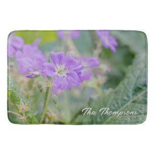 Lila Flieder Geranie Wildblume Botanisches Foto Badematte