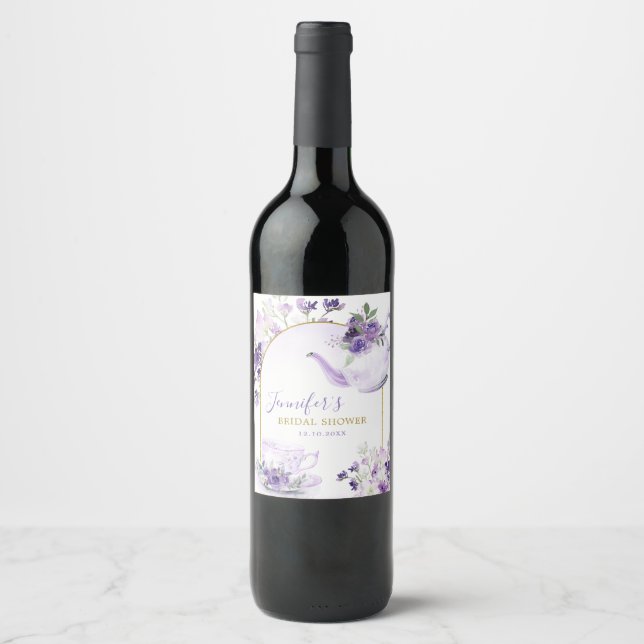 Lila florales Brautparty Tee Weinflasche Etikett (Vorderseite)