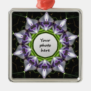 Lila florales Mandala-Kaleidoskop-Kunst Silbernes Ornament