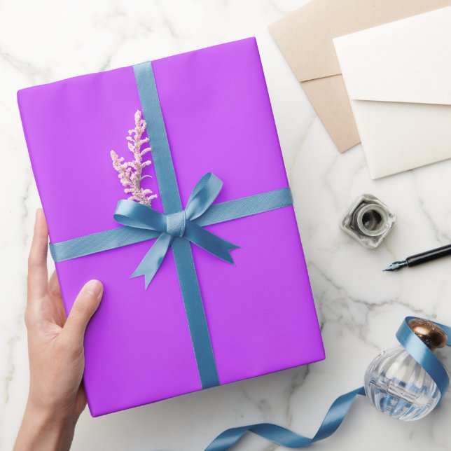 lila fluoreszierender leuchtender Neon Geschenkpapier (Schenken)