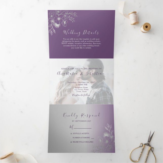 Lila Foto Hochzeit Tri-Fold Einladung (Innenseite)