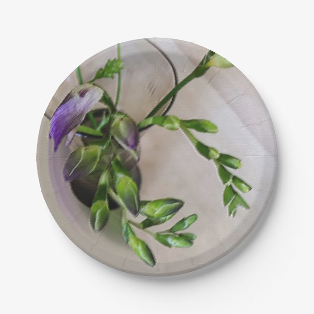 lila Freesia-Knospen Pappteller (Vorderseite)