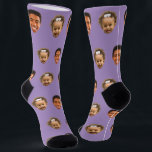 Lila Funny Custom 2 Face Foto Mama Socken<br><div class="desc">Funny personalisiert lila 2 Foto Crew Socken für Mütter. Um einen Ausschnitt des Gesichts Ihres Sohnes oder Ihrer Tochter wie im Beispiel zu verwenden, muss der Hintergrund transparent sein und das Dateiformat ein Ping. Sie können jede mobile oder computer App herunterladen oder das Programm mit dem Namen Canva oder Fotoshop...</div>