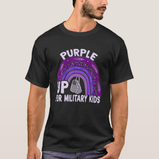 Lila für militärische Kinder unter Regenbogen-Mili T-Shirt