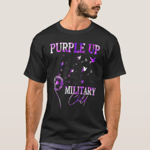 Lila für Militärkindes Monat Kronleuchter Krawatte T-Shirt