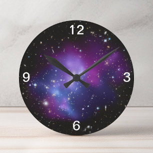 Lila Galaxienhaufen Wanduhr