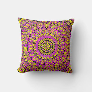 Lila Gelbe Farbe Handgezeichnetes Mandala Kissen