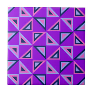 Lila geometrisches Dreiecksmuster Fliese