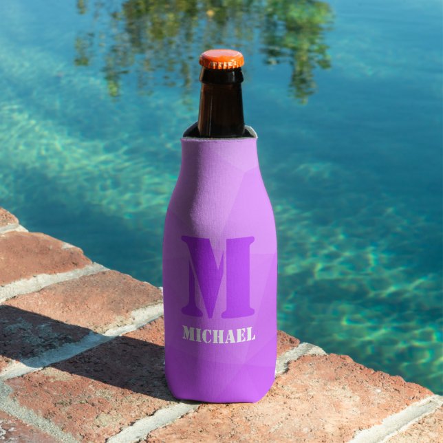Lila geometrisches Maschenmuster Monogram Flaschenkühler (In Situ Pool)