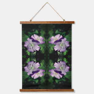 Lila Geranium-Blume Abstrakt Wandteppich Mit Holzrahmen