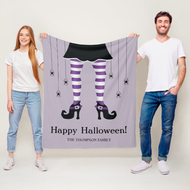 Lila gestreifte Hexenbeine und Spinnen Halloween Fleecedecke (Beispiel)