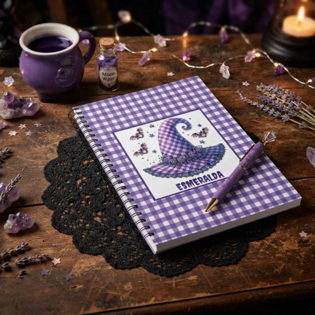 Lila Gingham Halloween-Hexenhut & Fledermäuse Notizblock (Von Creator hochgeladen)