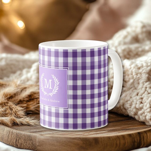 Lila Gingham Monogram Wappen Custom Kaffeetasse (Purple Gingham Monogram Crest Custom Coffee Mug)