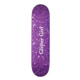 Lila Glitzer-Mädchen zeige deinen glamourösen Glan Skateboard