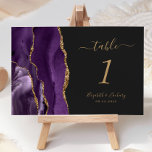 Lila Gold Agate Dark Wedding Tischnummer<br><div class="desc">Der links Rand dieser eleganten,  modernen Hochzeitskarte mit einer lila Aquarellgrenze,  die mit Imitaten vergoldetem Glitzer bestickt ist. Der anpassbare Text kombiniert goldfarbene Handschriften mit kursiven und kopperplate-Schriftart auf schwarzem Hintergrund.</div>