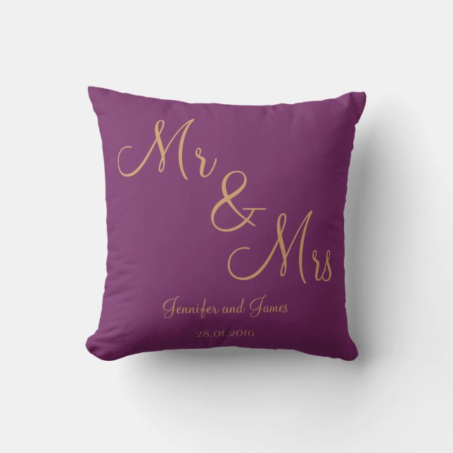 Lila Gold Linen Mr. and Mrs. Wedding Kissen (Vorderseite)