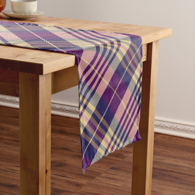 Lila, goldener und blauer Tartan Großer Tischläufer (Beispiel)