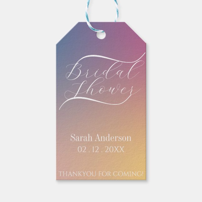 Lila Gradient Classy Modernes Script Brautparty Geschenkanhänger (Vorderseite)