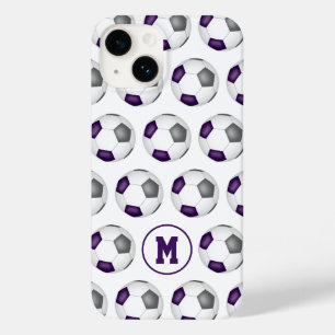 lila graue Fußbälle Muster mit Monogramm Case-Mate iPhone 14 Hülle