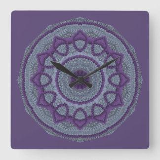 Lila grauer Mandala Quadratische Wanduhr