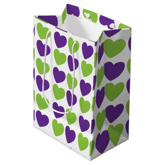 Lila grüne Liebe Herzmuster Mittlere Geschenktüte (Vorderseite Schrägansicht)