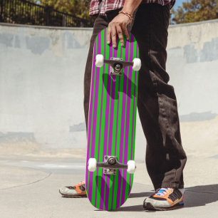 Lila Grüne Stylische Streifen Muster Design Skateboard