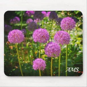 Lila Gruppe Allium Blume Monogramm Mousepad