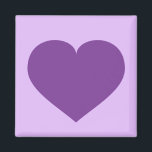 Lila Herz Magnet<br><div class="desc">Dieser Magnet zeichnet sich durch ein formschön lila Herz auf einem Lavendelhintergrund aus. Ein lila Herzmagnet ist eine großartige Verlobung, Hochzeit, Jubiläum oder Valentinstag Gastgeschenk oder rett-the-date.</div>