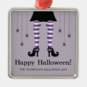 Lila Hexenbeine und Spinnen Frohes Halloween-Text Ornament Aus Metall