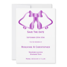 Lila Hochzeit Sichern Sie die Datumskartenglocken 