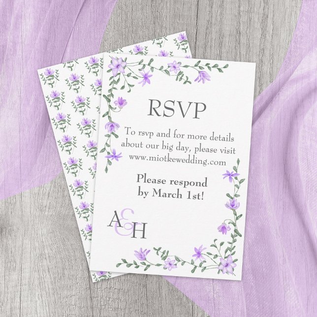 Lila Hochzeitskarte RSVP Karte (purple, lavender, light blue mixed floral patterns, rose vines, bouquets wedding rsvp enclosure card)