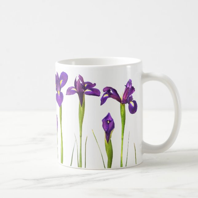 Lila Iris auf weißem Hintergrund - Blumeniris Kaffeetasse (Rechts)