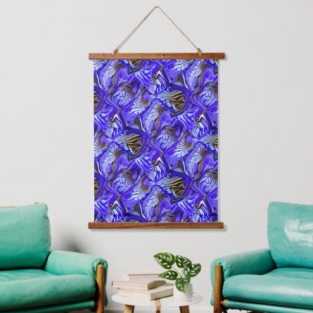 Lila Iris-Blume / geslandet / gekocht / Wandteppich Mit Holzrahmen (Wohnzimmer)