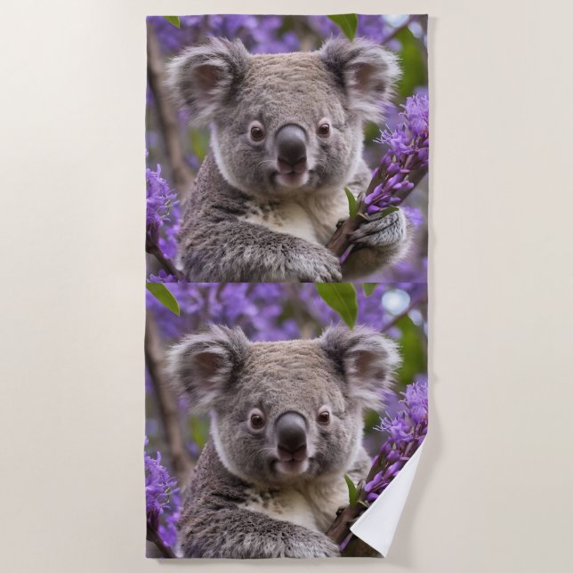 Lila Jacaranda Koala Bear, Strandtuch (Vorderseite)