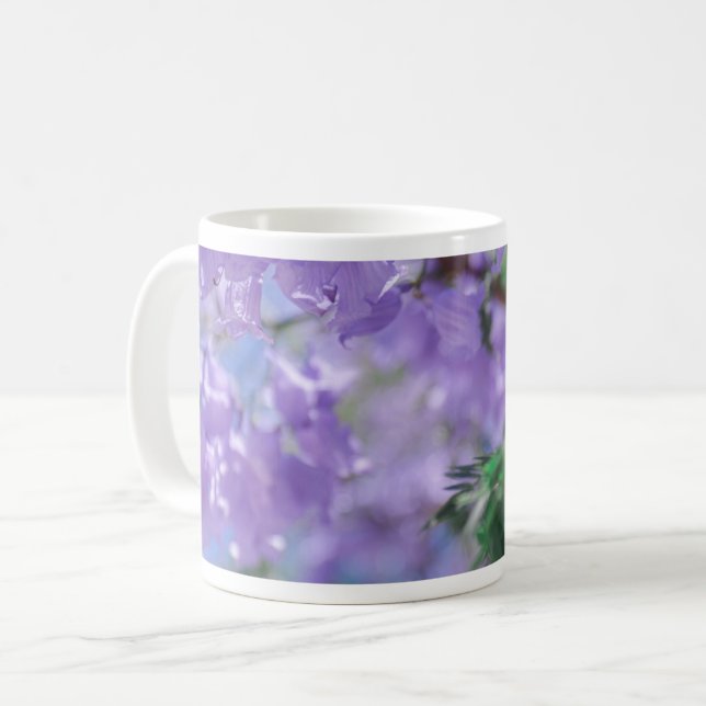 Lila Jacaranda Tree Blume Kaffeetasse (Vorderseite Links)