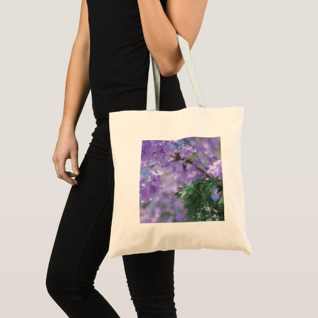 Lila Jacaranda Tree Blume Tragetasche (Vorderseite (Produkt))