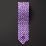Lila Jewels Mandala Monogram Krawatte<br><div class="desc">Machen Sie eine Aussage mit unseren Lila Jewels Mandala Monogram Neck Tie. Das Design in lila Farbtönen schafft ein einzigartiges und stilvolles Aussehen. Lassen Sie sich die Gelegenheit nicht entgehen, unsere passenden Socken für ein komplettes Ensemble zu entdecken.</div>