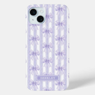 Lila Koketten Schleifen auf gestreiften Monogramme Case-Mate iPhone Hülle