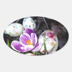 Lila Krokus und florale Ostereier Ovaler Aufkleber