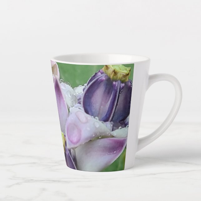 Lila KronenBlume Latte Tasse (Rechts)